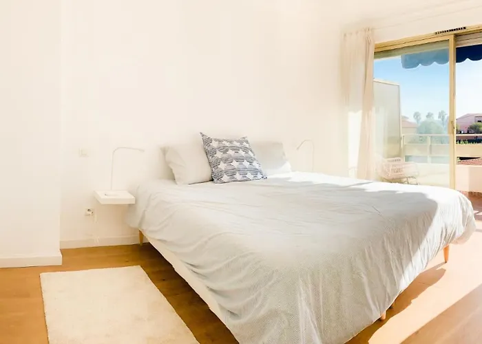 Cozy Beachside Apartment In Cros De Cagnes - Luna